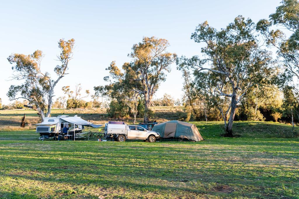 Отель The Woolshed At Jondaryan Экстерьер фото